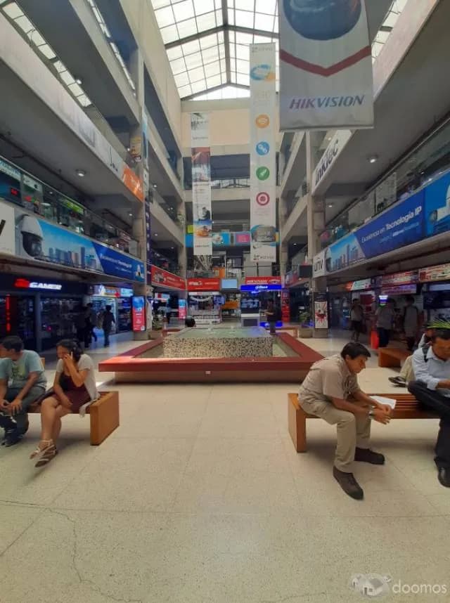 VENTA DE LOCAL COMERCIAL EN GALERÍA CYBER PLAZA — foto 1