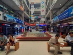 VENTA DE LOCAL COMERCIAL EN GALERÍA CYBER PLAZA