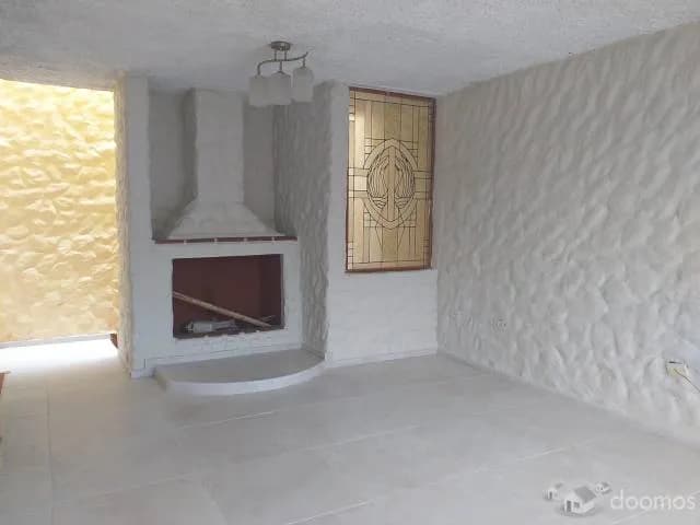 ALQUILO ACOGEDORA CASA FRENTE A PARQUE EN TAHUAYCANI — foto 4