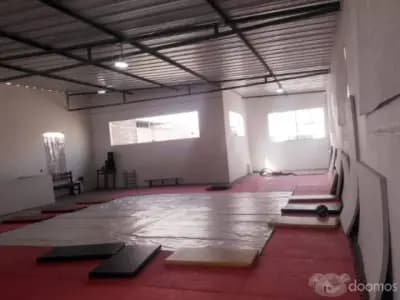 SE ALQUILA LOCAL COMERCIAL