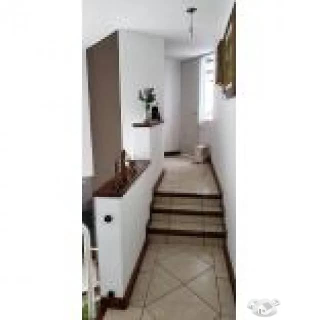 CASA DE 3 PISOS MODERNA EN LA PLANICIE — foto 6