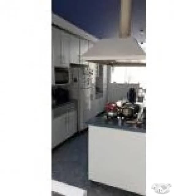 CASA DE 3 PISOS MODERNA EN LA PLANICIE — foto 8