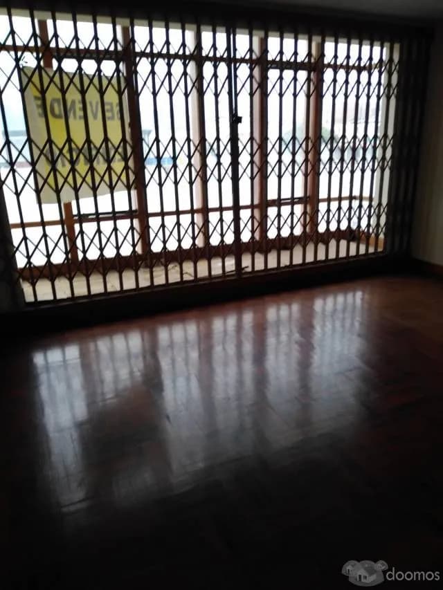 Vendo  Edificio con local comercial y oficinas  en Jr. independencia cerca Plaza  de Armas — foto 9