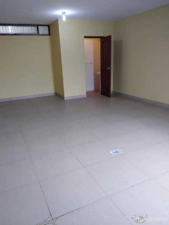 Vendo  Edificio con local comercial y oficinas  en Jr. independencia cerca Plaza  de Armas — foto 4