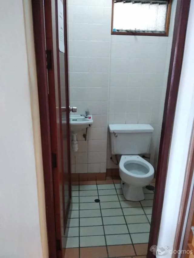 Vendo  Edificio con local comercial y oficinas  en Jr. independencia cerca Plaza  de Armas — foto 2