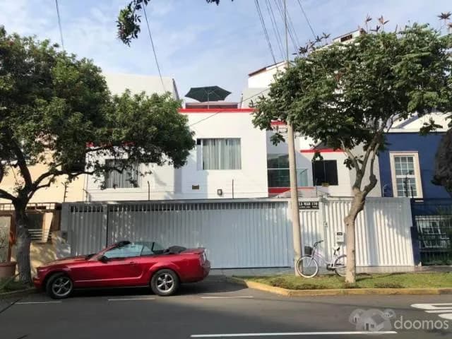 CASA CON MUCHOS AMBIENTES IDEAL PARA OFICINAS ADMINISTRATIVAS — foto 1