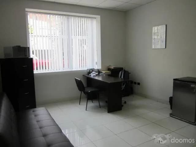 CASA CON MUCHOS AMBIENTES IDEAL PARA OFICINAS ADMINISTRATIVAS — foto 3