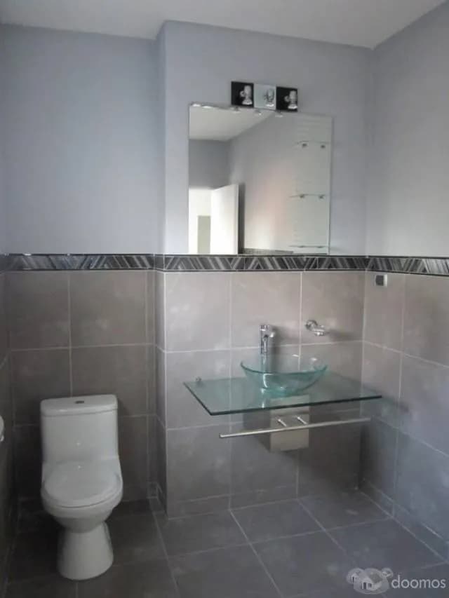 CASA CON MUCHOS AMBIENTES IDEAL PARA OFICINAS ADMINISTRATIVAS — foto 8