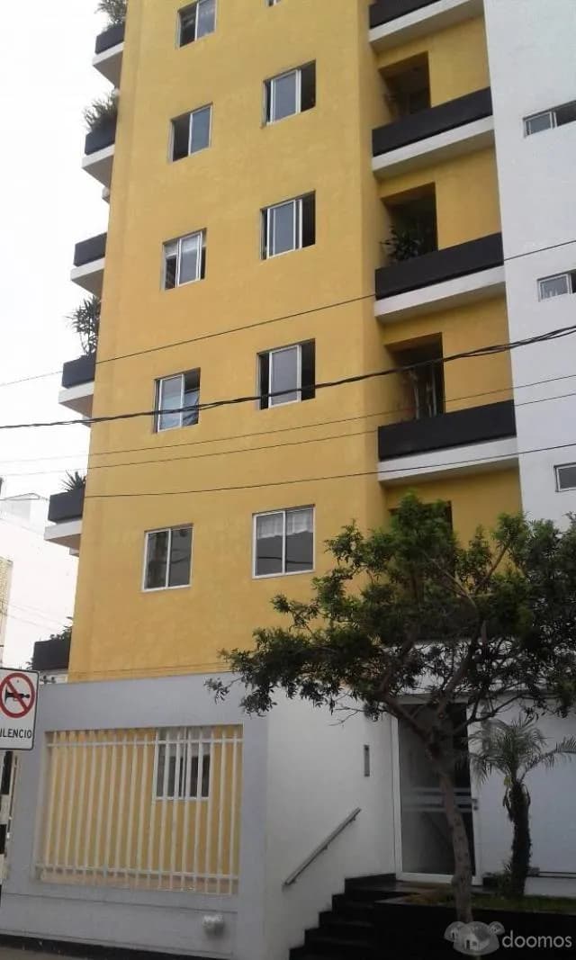 SE ALQUILA LINDO DEPARTAMENTO CERCA A LARCOMAR EN MIRAFLORES — foto 2