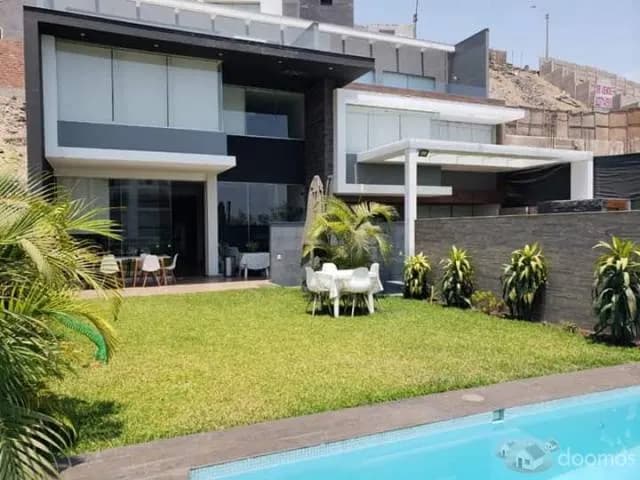 VENDO CASA FRENTE A PARQUE EN CASUARINAS SUR — foto 1
