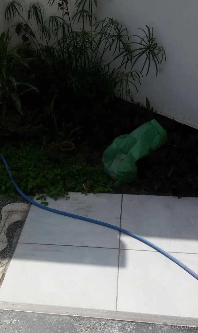 SE ALQUILA O VENDE  CASA AMPLIA PARA EMPRESAS — foto 4