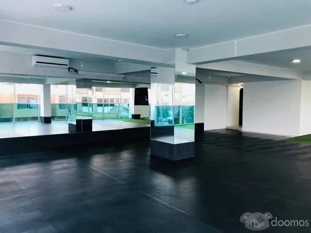 LOCAL COMERCIAL EN EXCLUSIVA ZONA DE LA ENCALADA — foto 6