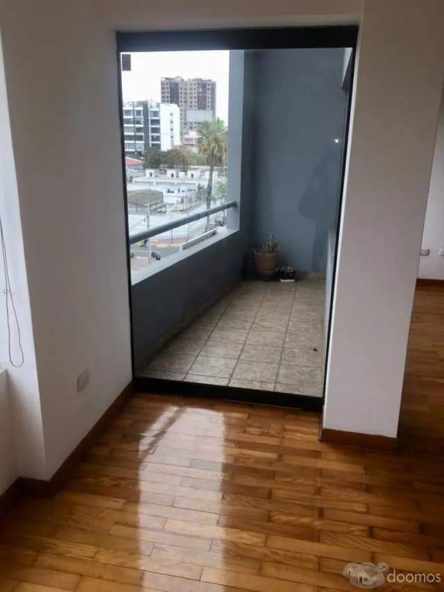 REMATE DUPLEX EN MIRAFLORES VENTA POR VIAJE — foto 5