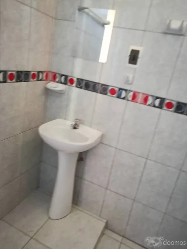 VENTA DE CASA NUEVA DE 3 PISOS C/6 DEPARTAMENTOS — foto 4