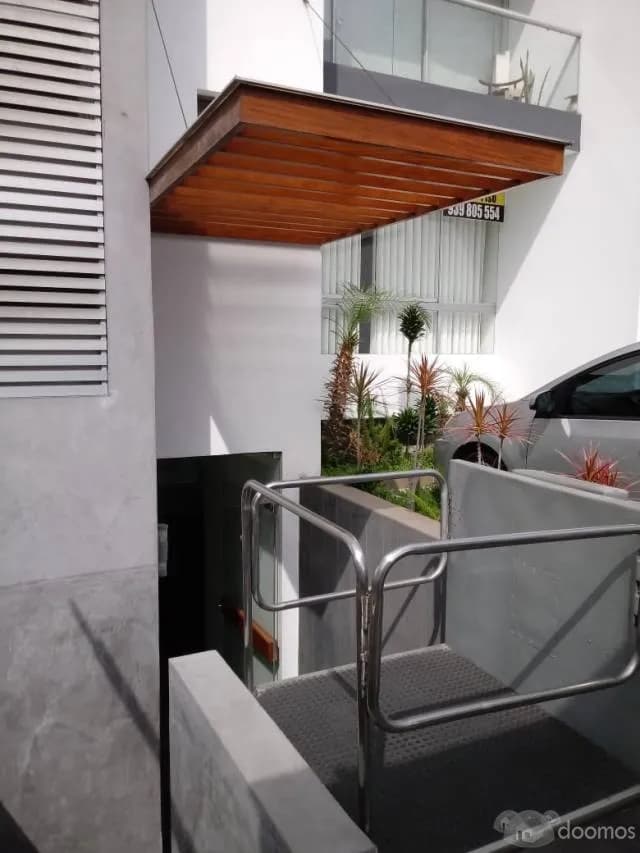 LINDO DEPTO VISTA CALLE URB. TAMBO DE MONTERRICO — foto 3