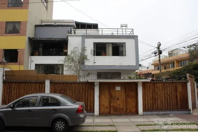 VENTA DE INMUEBLE EN MIRAFLORES — foto 1