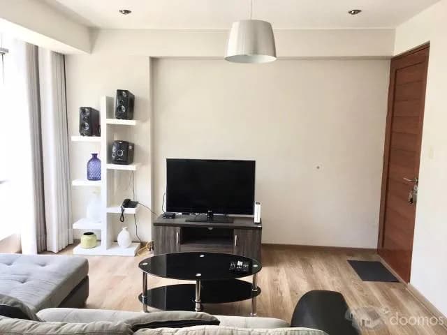 VENTA DE DEPARTAMENTO EN ZONA EXCLUSIVA Y A PRECIO DE OCASION — foto 1
