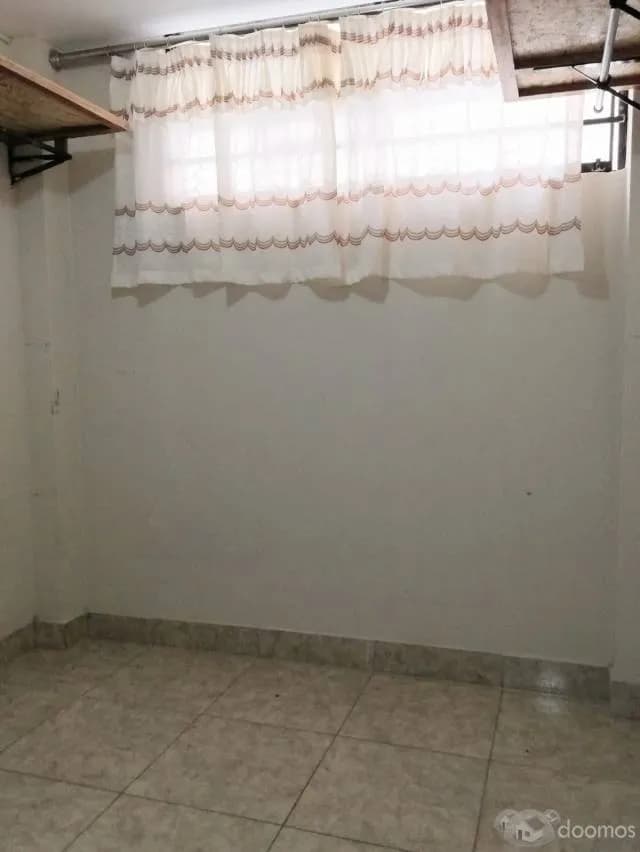 Habitación San Miguel Av. Universitaria Cdra. 3 — foto 7