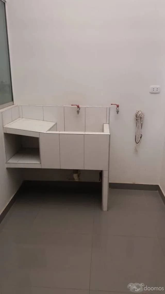 ALQUILER CASA CON COCHERA DISTRITO DE LA ESPERANZA — foto 4