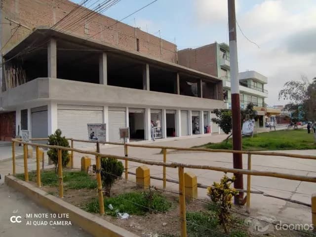 Se alquila local comercial todo 2° piso Excelente ubicacion — foto 1