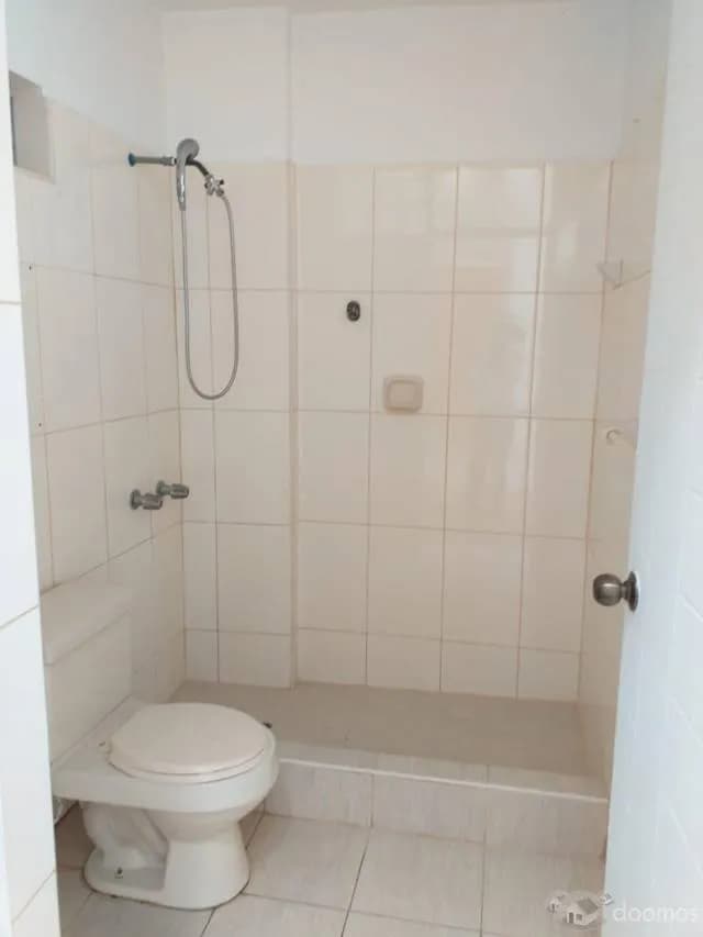 ALQUILO CASA EN TERCER MALECON PIMENTEL — foto 4