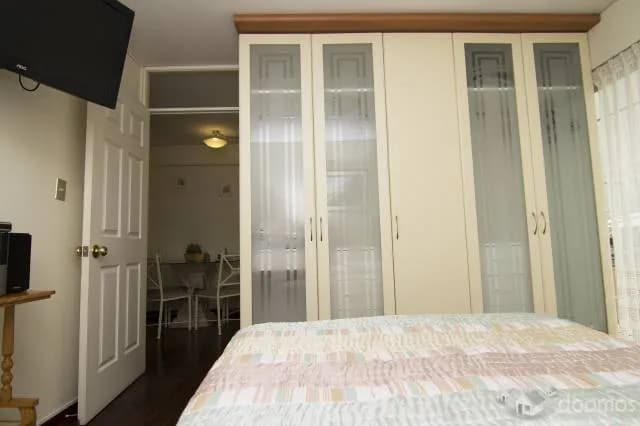 Vendo lindo departamento de 2 dormitorios,  amoblado. Vista interior — foto 2
