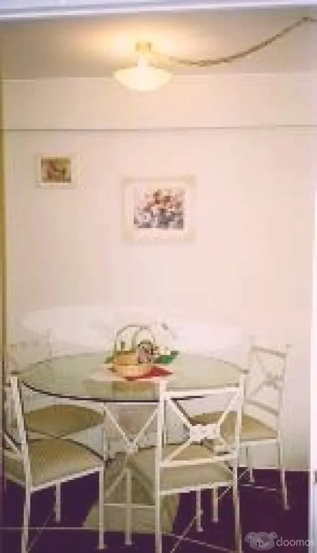 Vendo lindo departamento de 2 dormitorios,  amoblado. Vista interior — foto 4