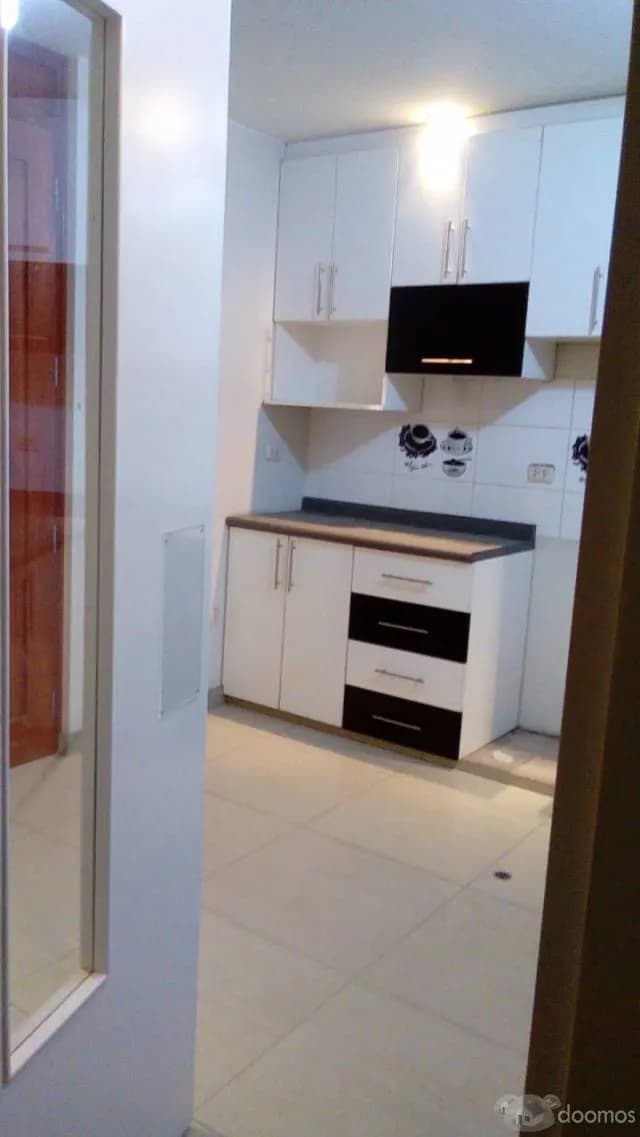 Hermosos departamento amplio en 5 to piso. Sin ascensor. — foto 4
