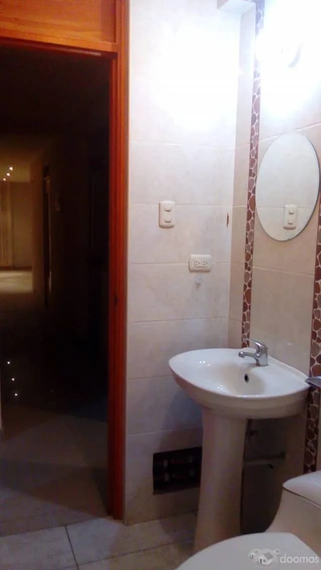 Hermosos departamento amplio en 5 to piso. Sin ascensor. — foto 7