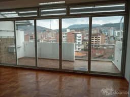 Hermoso departamento caliente, luminoso, con vista panorámica