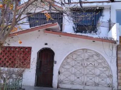 REMATO CASA DE 4 PISOS CON COCHERA PARA 2 AUTOS, EN ACABADOS DE CERAMICA Y PORCELANATO