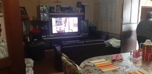 CASA EN VENTA EN URB. TIIO, EN AV. 28 DE JULIO — foto 4