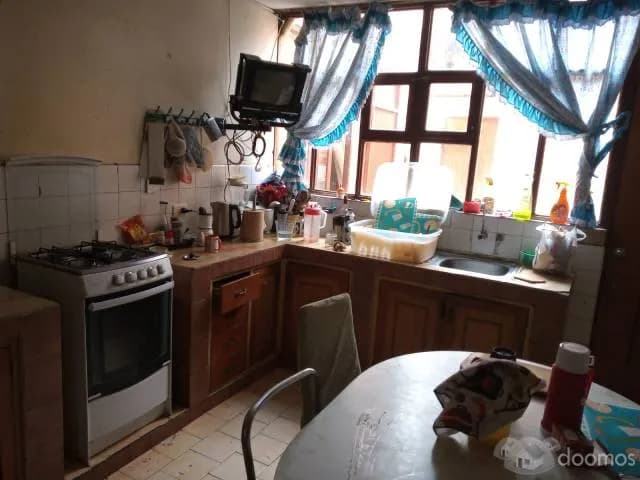 CASA FRENTE A HERMOSO  PARQUE EN BELLAVISTA — foto 6