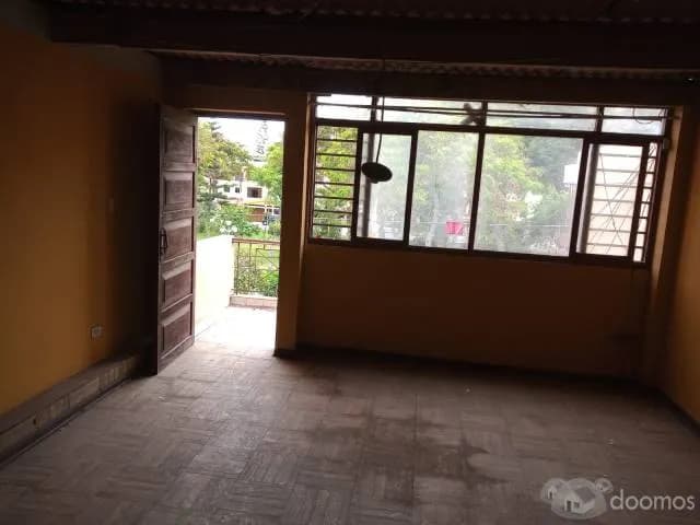 CASA FRENTE A HERMOSO  PARQUE EN BELLAVISTA — foto 9