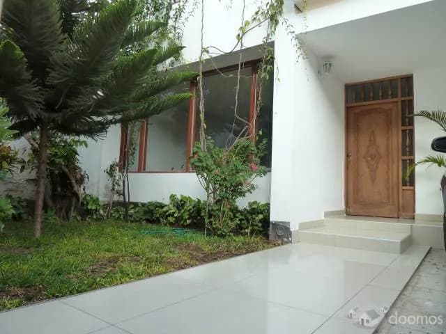 Hermosa residencia con piscina, zona inmejorable — foto 2