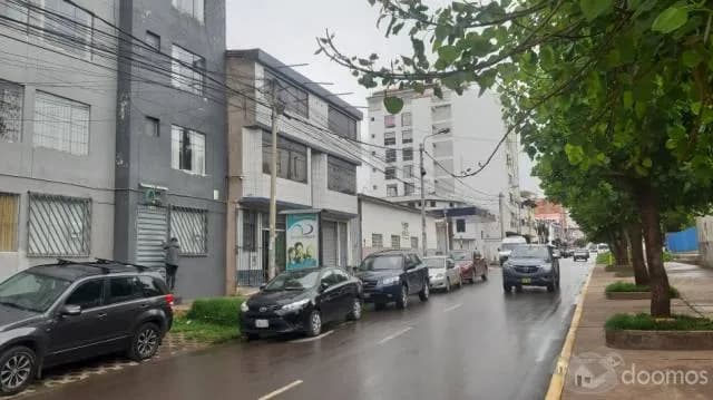 EN VENTA DEPARTAMENTO EN AV. TOMASA TITOCONDEMAYTA — foto 1