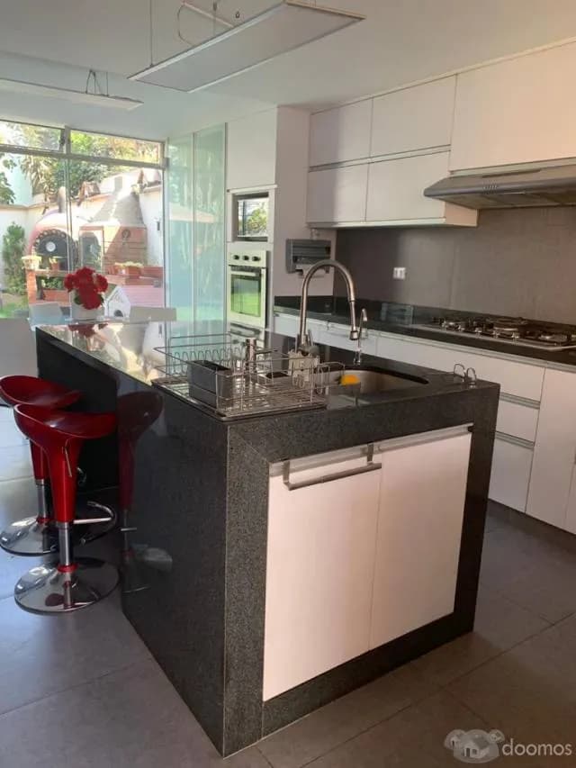 HERMOSA CASA EN SURCO DENTRO DE LA URB. HIGUERETA — foto 5