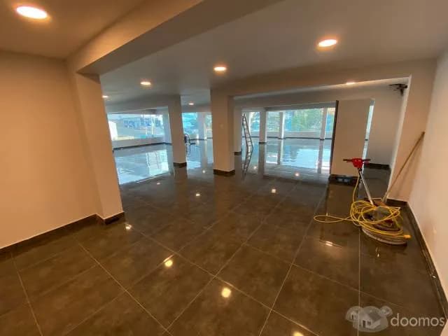 Local Comercial en 2do Piso de Estreno 271 m² — foto 1