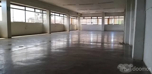 ALQUILER DE LOCAL COMERCIAL EN AV. CANEVARO DE 435 M2  S.J.M. — foto 9