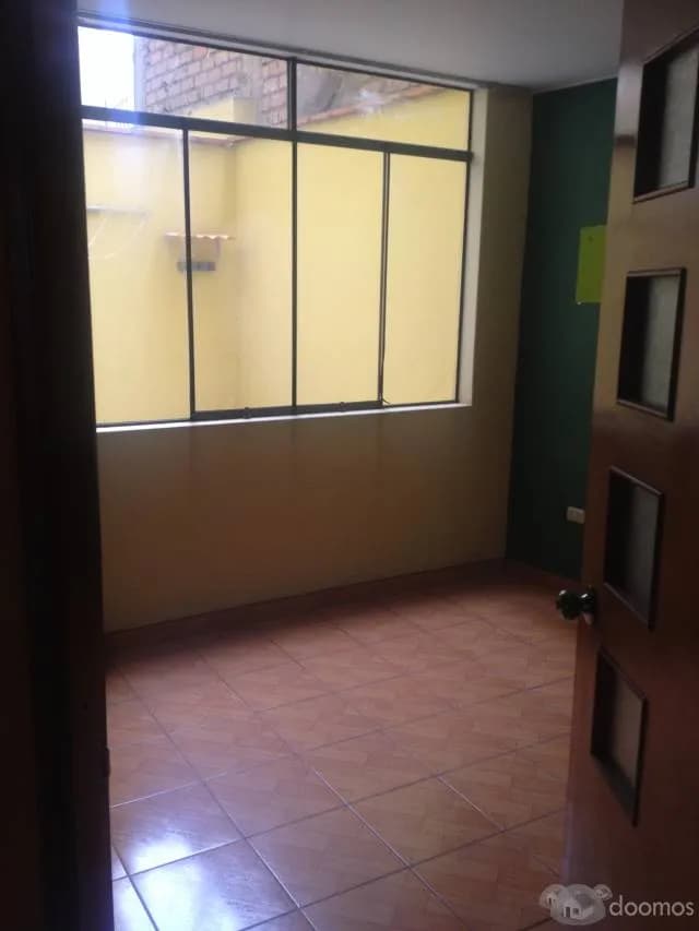 ALQUILER DE DEPARTAMENTO / PRIMER PISO / LOS OLIVOS — foto 2