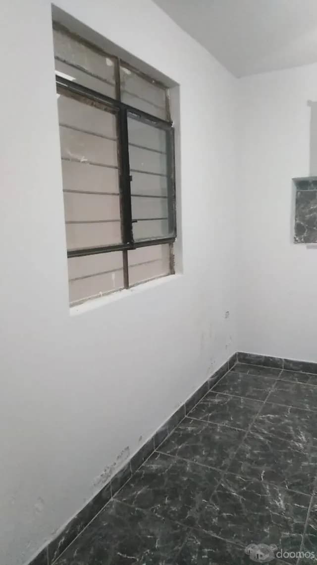 CASA DE 2 PISOS EN VENTA, NO AMOBLADA — foto 3