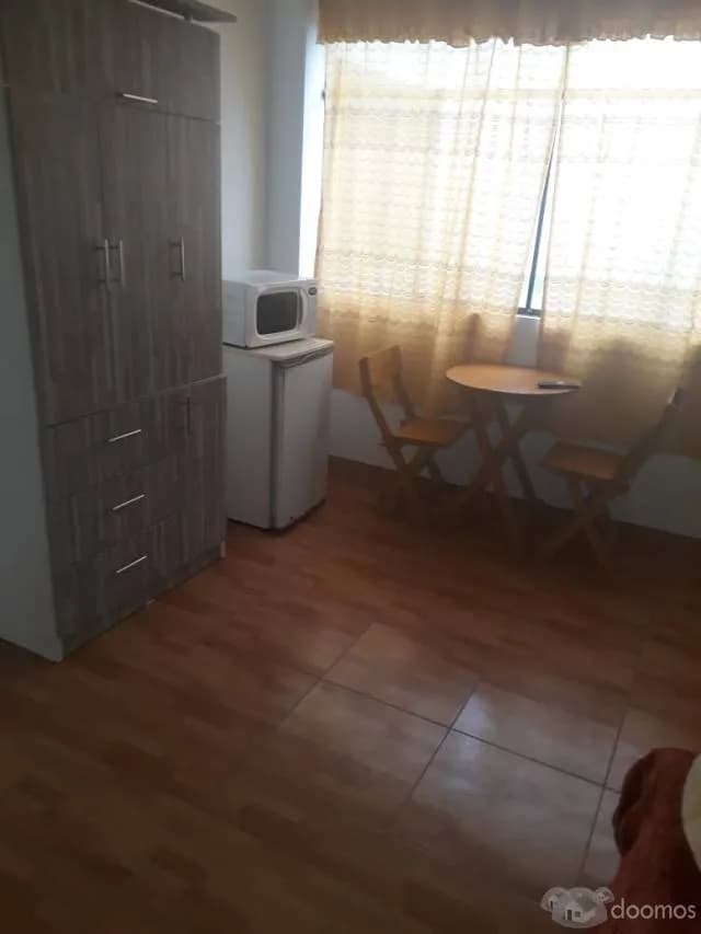 ALQUILO HABITACION AMOBLADA C/COCHERA EN HUACHO — foto 1