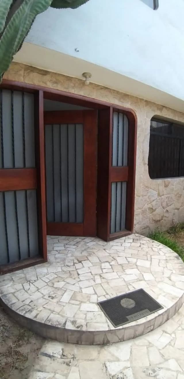 Venta Casa 2 pisos en Esquina 296 M2 en Surco — foto 1