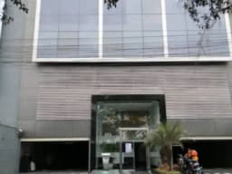 Oficina amplia con aire acondicionado y en excelente ubicación Chacarilla