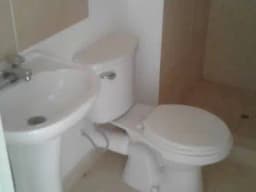 Ocasión Venta Casa de 2 pisos por estrenar frente a parque