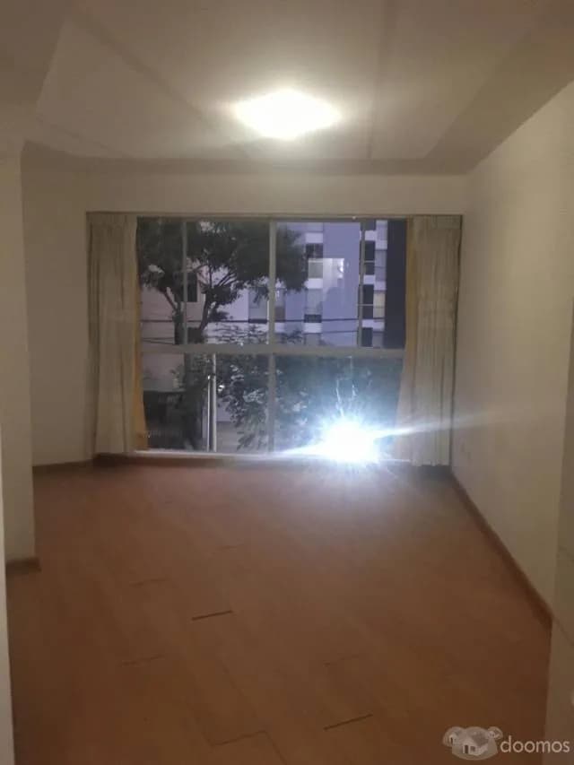 ALQUILER HABITACION-OFICINA MUY INDEPENDIENTE BIEN CENTRICA — foto 1