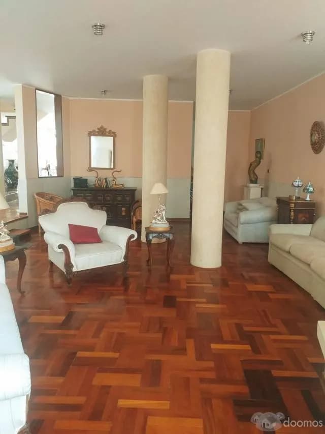 Venta de Casa con Tres Frentes — foto 3