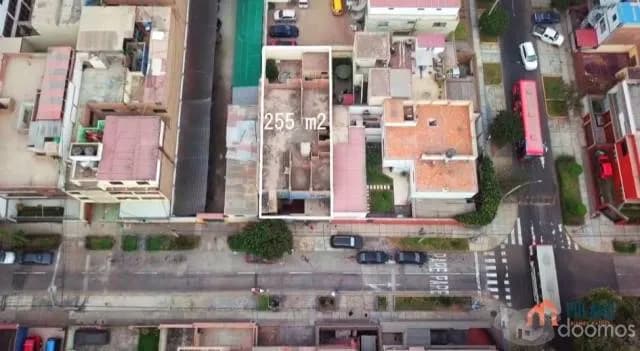 Vendo Casa como Terreno 255 m² - San Miguel, Cerca Malecón Bertolotto. — foto 2