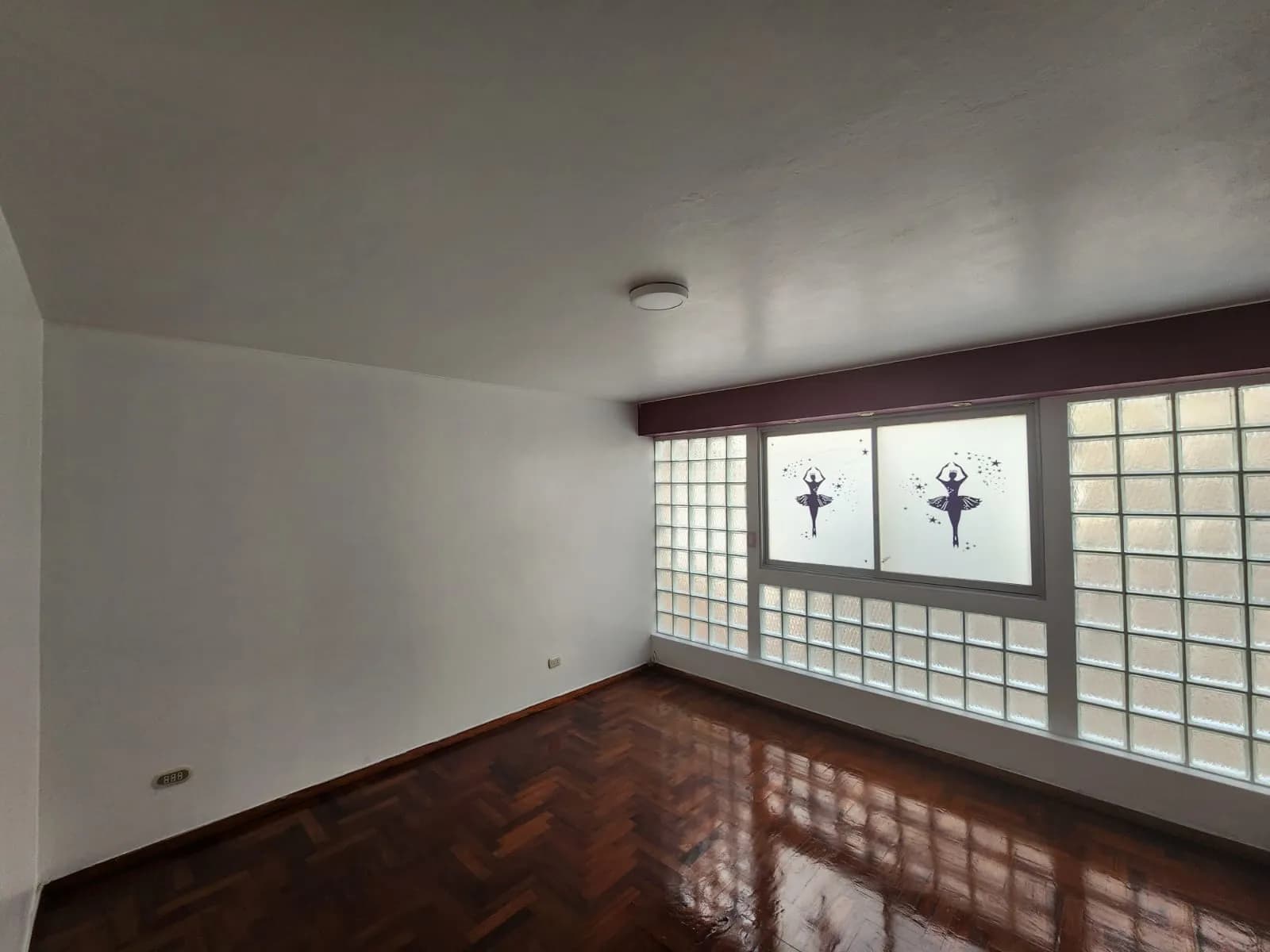 VENTA DE DEPARTAMENTO EN SURCO – EXCELENTE UBICACIÓN — foto 8