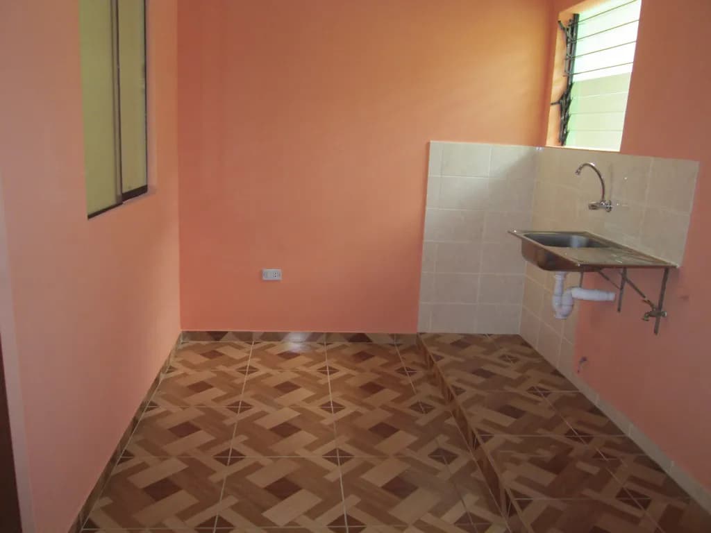 ALQUILO BONITO MINI-DPTO GRANDE EN SANTA CATALINA — foto 4
